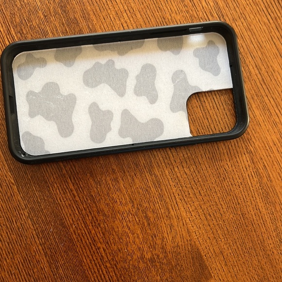 Wildflower cow print case iPhone 11 - Picture 3 of 3